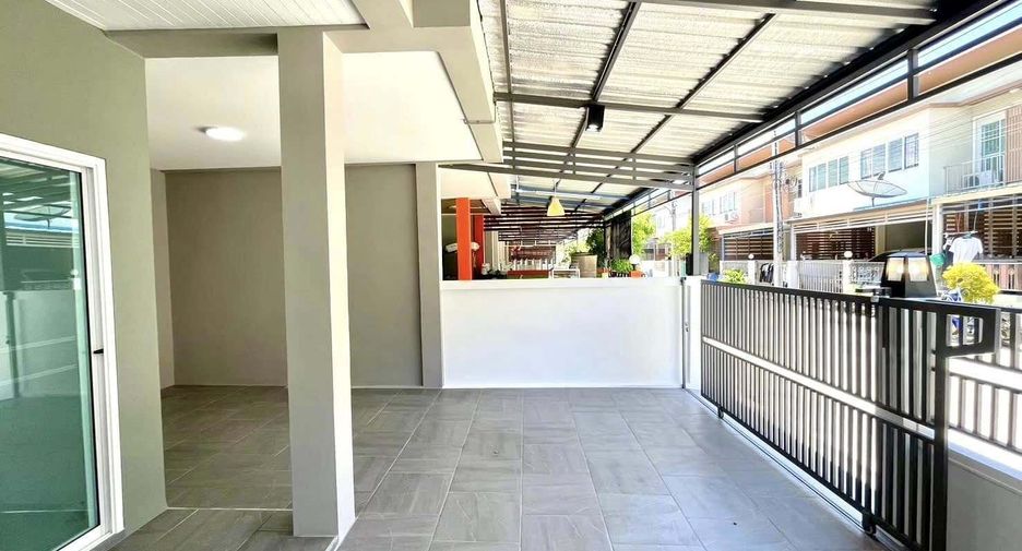 À vendre 3 chambres maison de ville à Mueang Samut Prakan, Samut Prakan