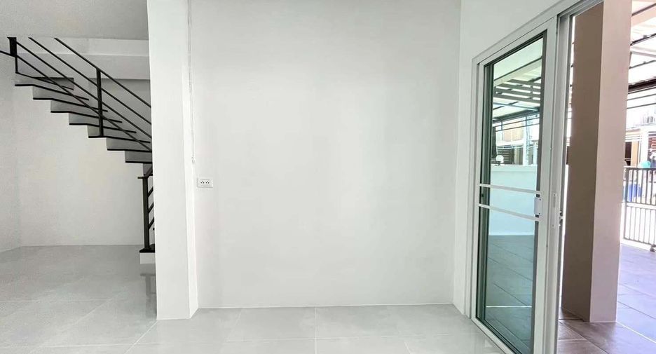 À vendre 3 chambres maison de ville à Mueang Samut Prakan, Samut Prakan