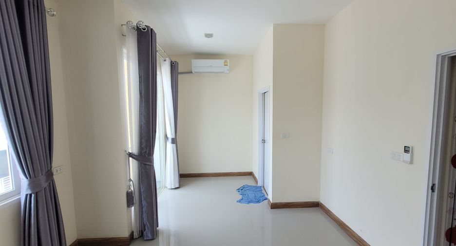 For sale 4 bedrooms townhouse in Mueang Samut Sakhon, Samut Sakhon