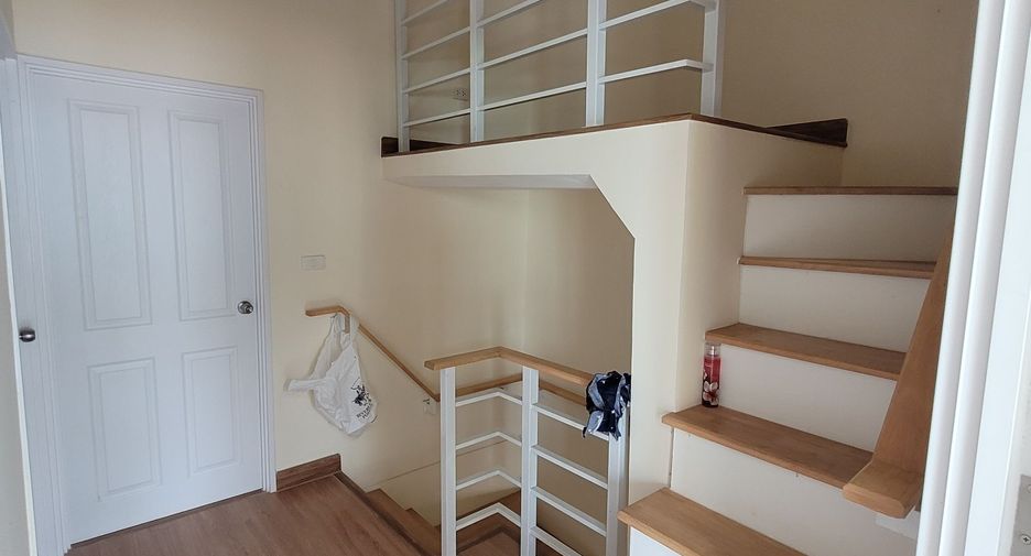 For sale 4 bedrooms townhouse in Mueang Samut Sakhon, Samut Sakhon