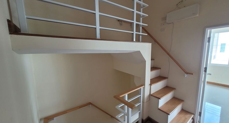 For sale 4 bedrooms townhouse in Mueang Samut Sakhon, Samut Sakhon