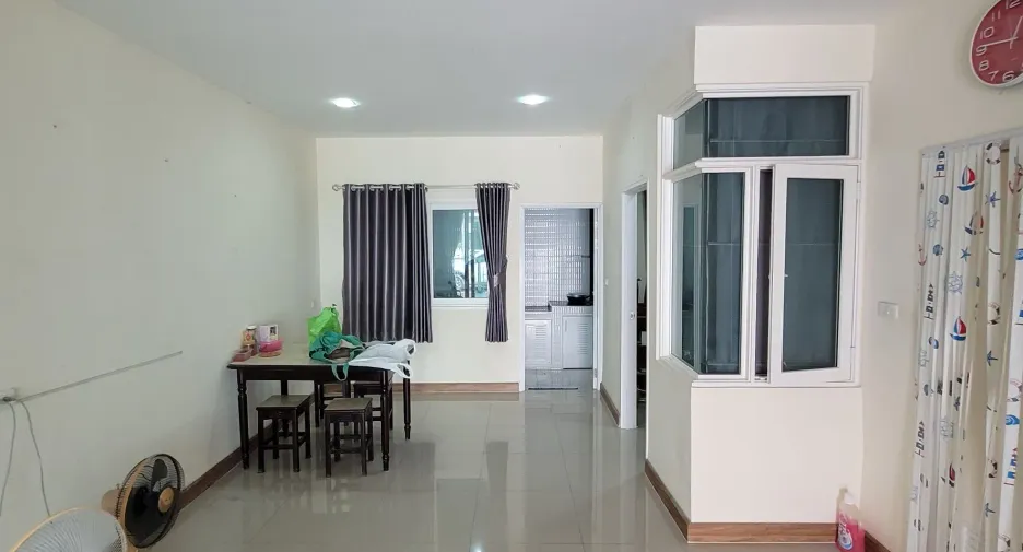 For sale 4 bedrooms townhouse in Mueang Samut Sakhon, Samut Sakhon