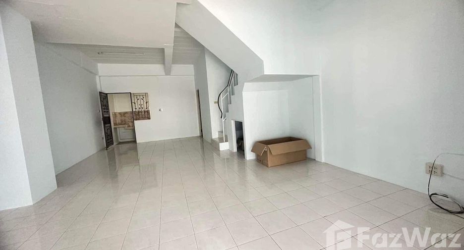 For rent 3 bedrooms townhouse in Mueang Chon Buri, Chonburi