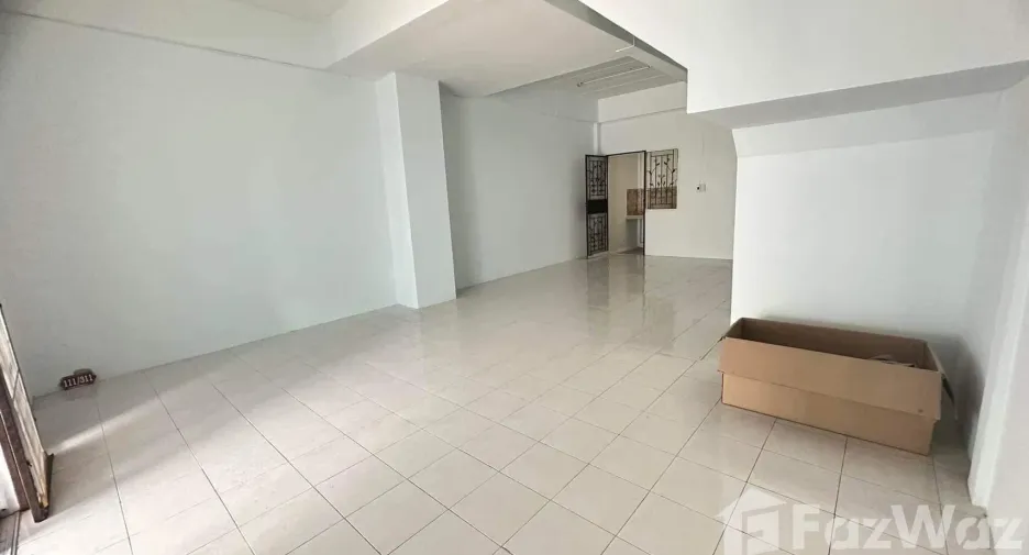 For rent 3 bedrooms townhouse in Mueang Chon Buri, Chonburi