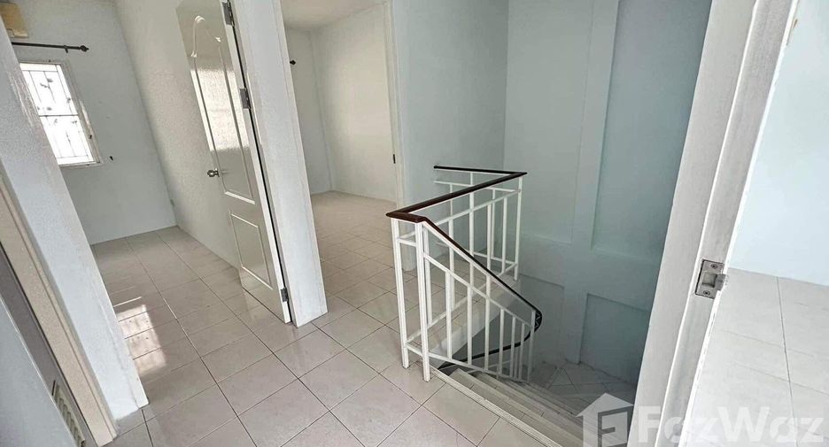 For rent 3 bedrooms townhouse in Mueang Chon Buri, Chonburi