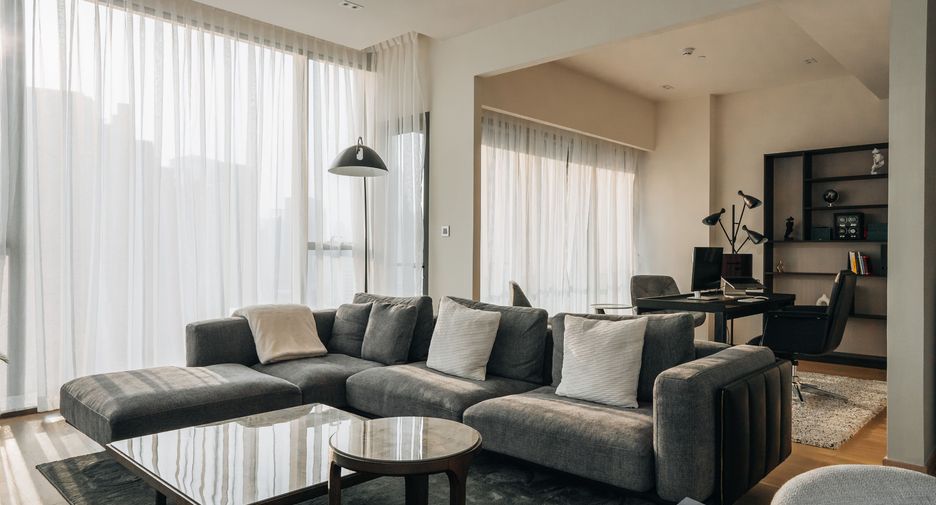 For sale 2 bedrooms condo in Khlong Toei, Bangkok
