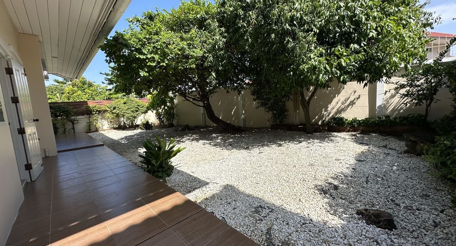 For sale 4 bedrooms house in Mueang Chon Buri, Chonburi