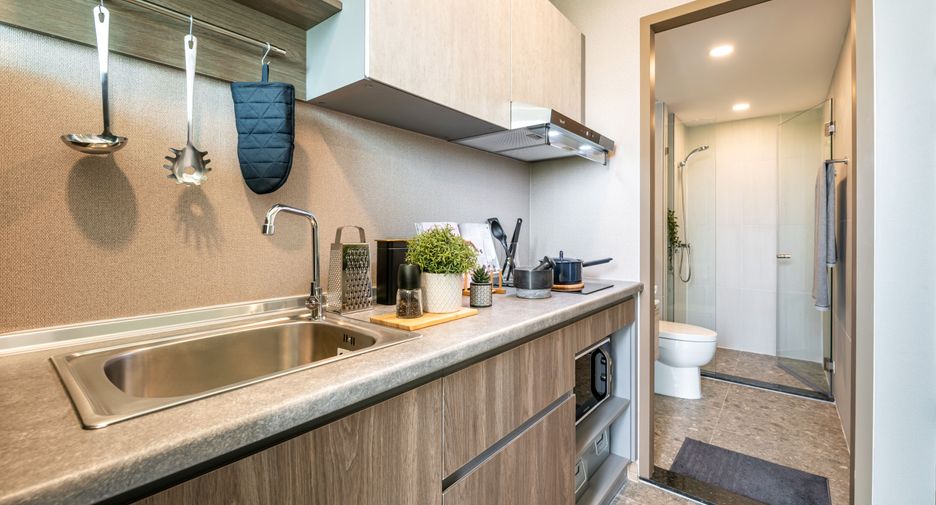 For sale 1 bed condo in Mueang Samut Prakan, Samut Prakan