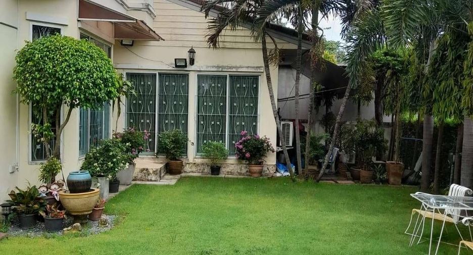 For sale 3 bedrooms house in Lat Krabang, Bangkok