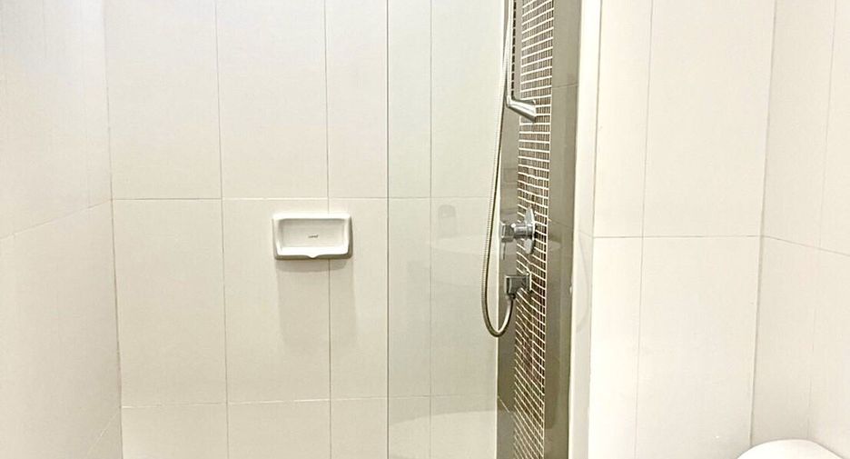 For sale 1 bed condo in Mueang Samut Prakan, Samut Prakan