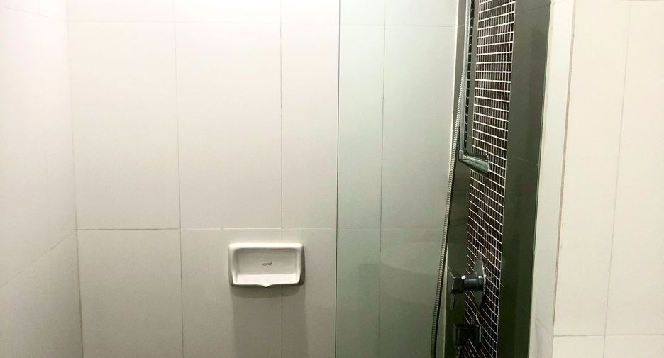 For sale 1 bed condo in Mueang Samut Prakan, Samut Prakan