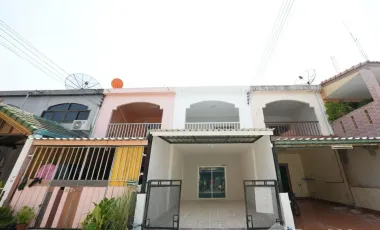 Reihenhaus zum Kauf mit 2 Zimmer in Ban Bueng, Chonburi