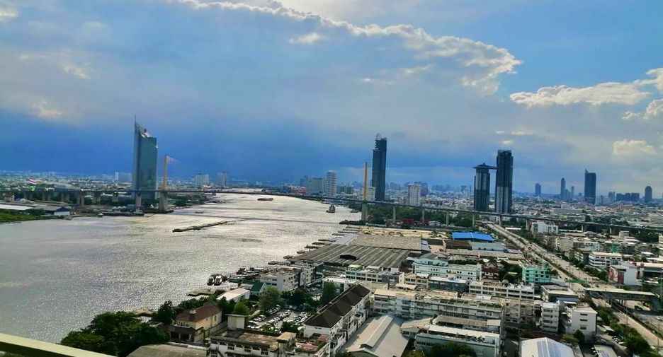 For sale 2 bedrooms condo in Yan Nawa, Bangkok