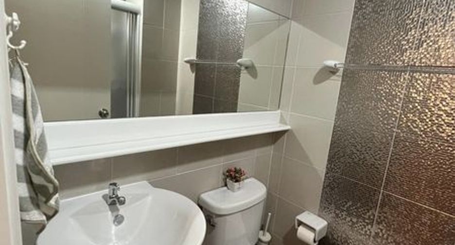 For sale 1 bed condo in Khlong Toei, Bangkok