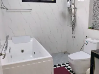 For sale 5 bedrooms house in Mueang Nakhon Si Thammarat, Nakhon Si Thammarat