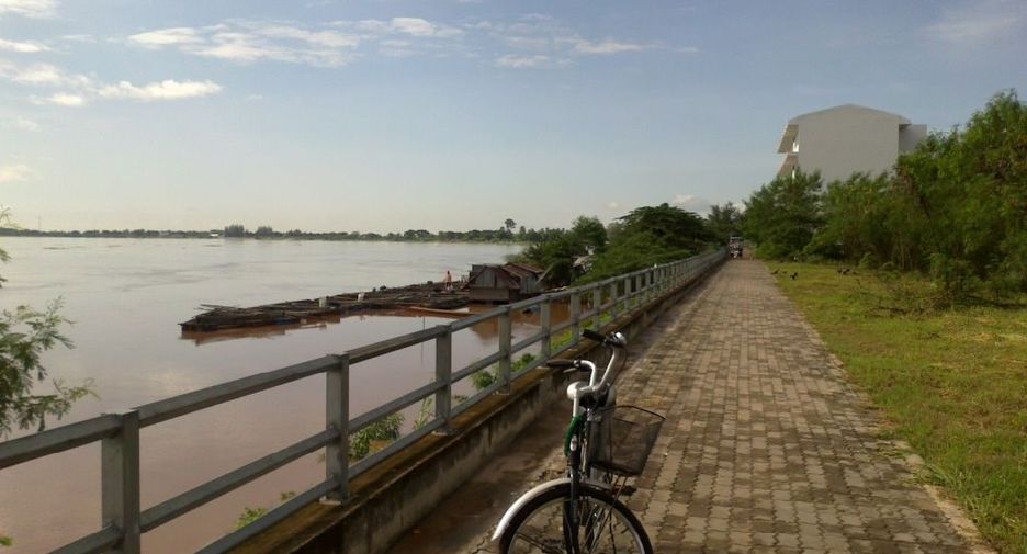For sale 4 bedrooms townhouse in Tha Bo, Nong Khai