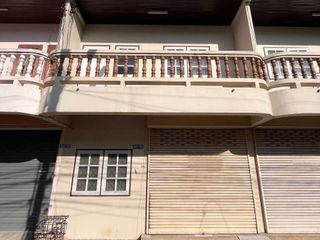 À vendre 2 chambres maison de ville à Mueang Rayong, Rayong