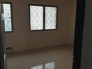 À vendre 2 chambres maison de ville à Mueang Rayong, Rayong