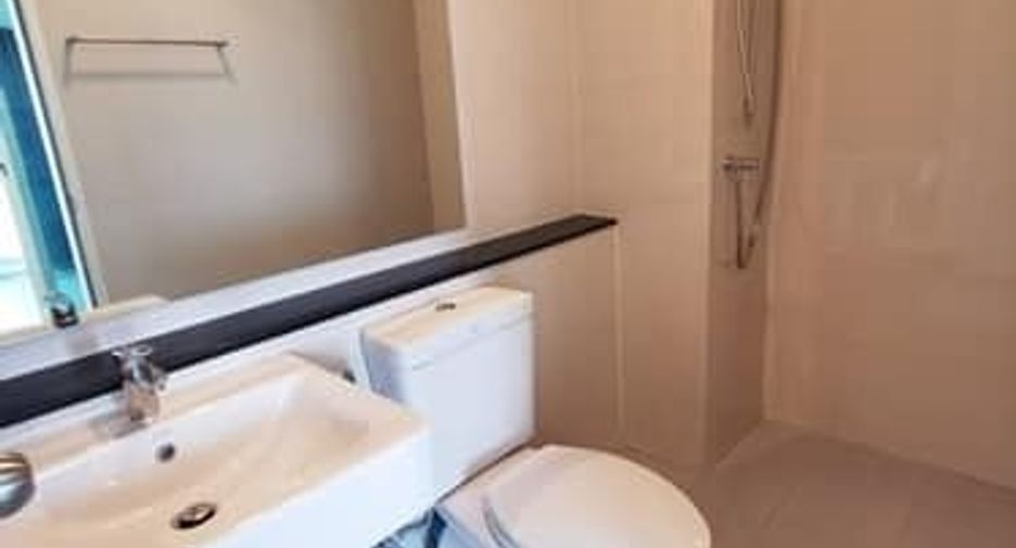 For sale 2 bedrooms condo in Mueang Samut Prakan, Samut Prakan