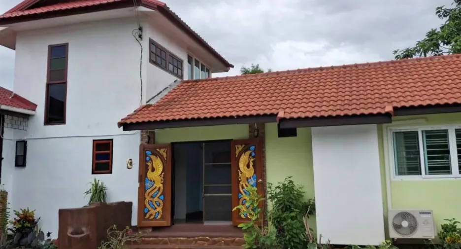 For sale 8 bedrooms villa in Mueang Chiang Rai, Chiang Rai