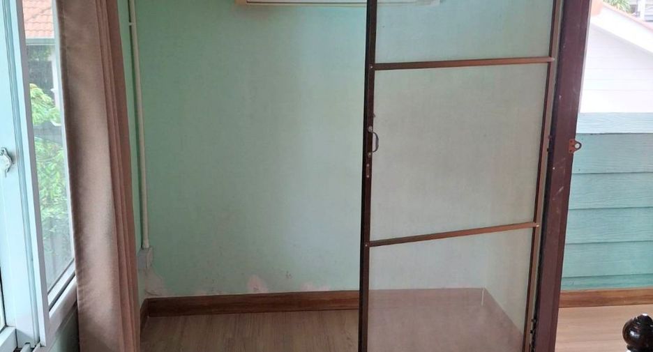 For sale 8 bedrooms villa in Mueang Chiang Rai, Chiang Rai