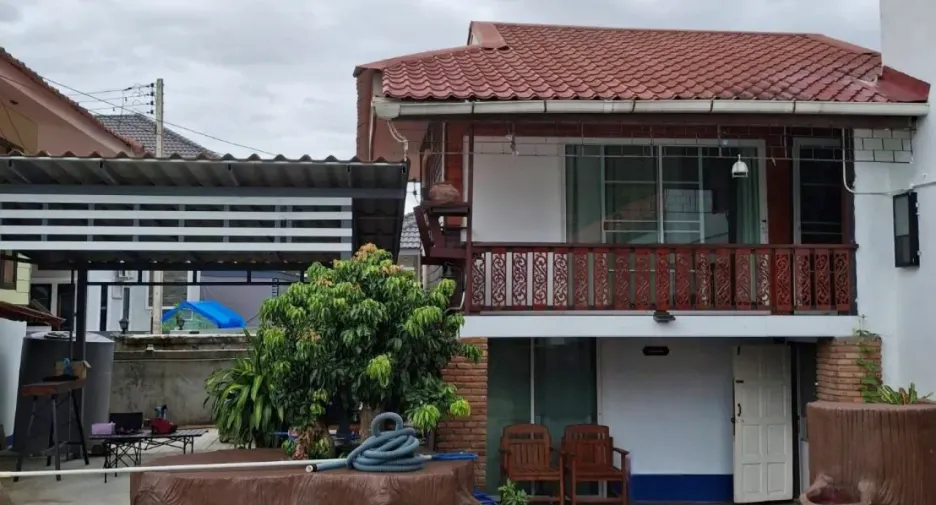 For sale 8 bedrooms villa in Mueang Chiang Rai, Chiang Rai