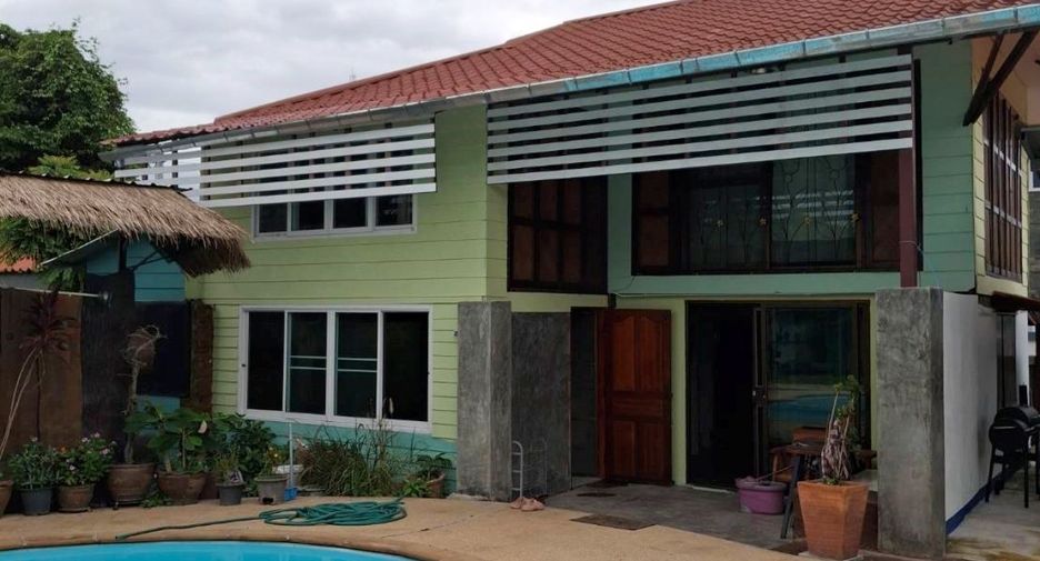 For sale 8 bedrooms villa in Mueang Chiang Rai, Chiang Rai