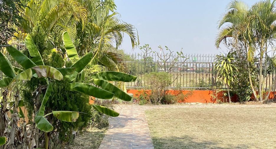 For sale 4 bedrooms house in Mueang Surin, Surin