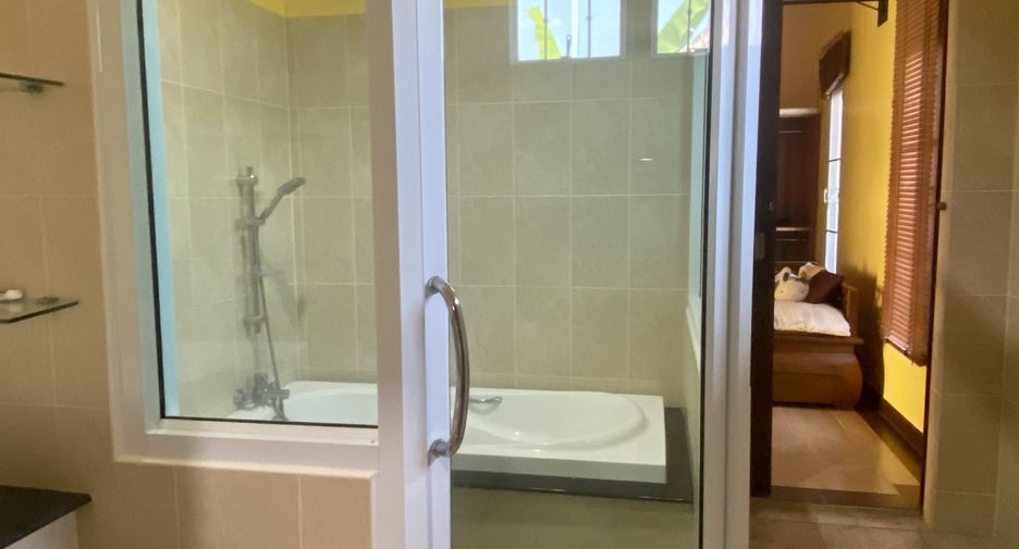 For sale 4 bedrooms house in Mueang Surin, Surin