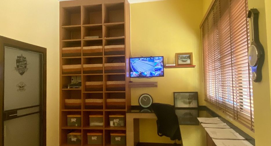 For sale 4 bedrooms house in Mueang Surin, Surin