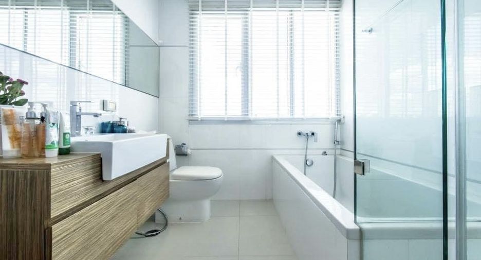 For sale 2 bedrooms condo in Watthana, Bangkok