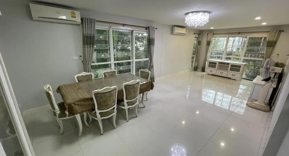 For sale 3 bedrooms house in Mueang Chon Buri, Chonburi