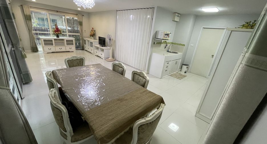 For sale 3 bedrooms house in Mueang Chon Buri, Chonburi