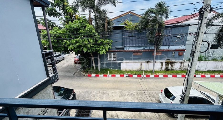 For sale 3 bedrooms townhouse in Pak Kret, Nonthaburi