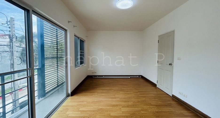 For sale 3 bedrooms townhouse in Pak Kret, Nonthaburi