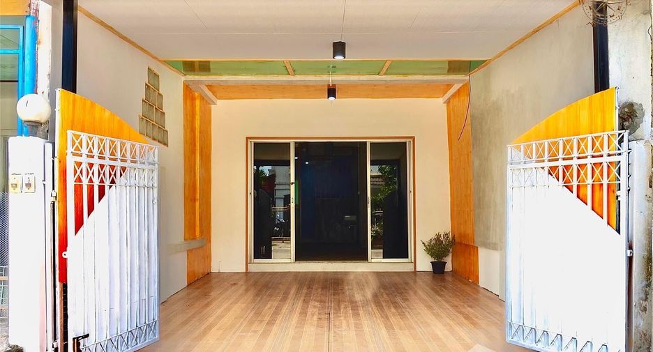 À vendre 2 chambres maison de ville à Mueang Khon Kaen, Khon Kaen
