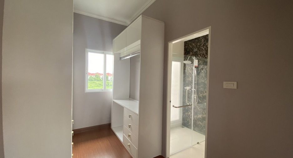 For sale 3 bedrooms house in Min Buri, Bangkok