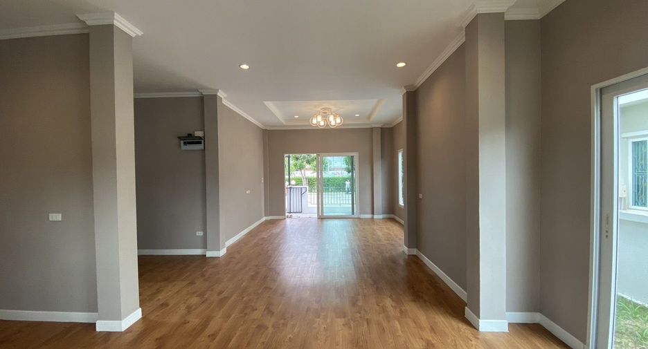 For sale 3 bedrooms house in Min Buri, Bangkok