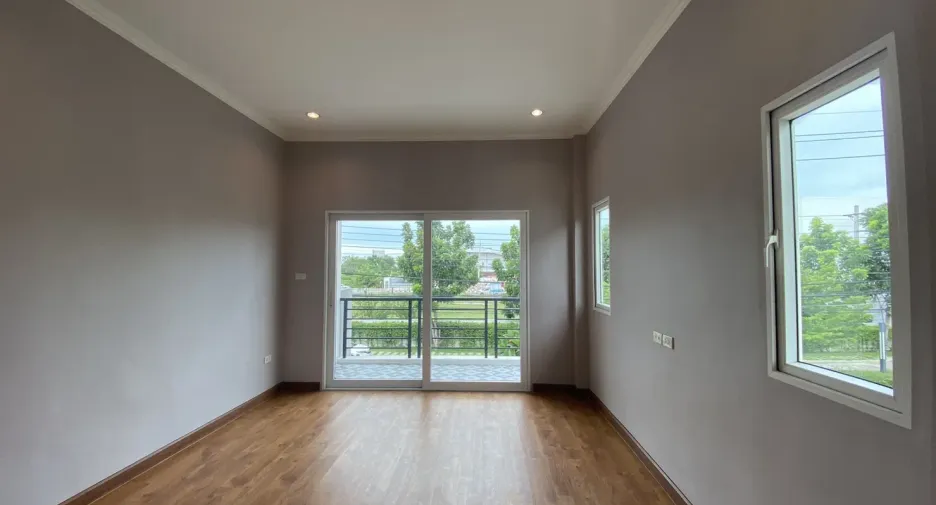 Haus zum Kauf mit 3 Zimmer in Min Buri, Bangkok