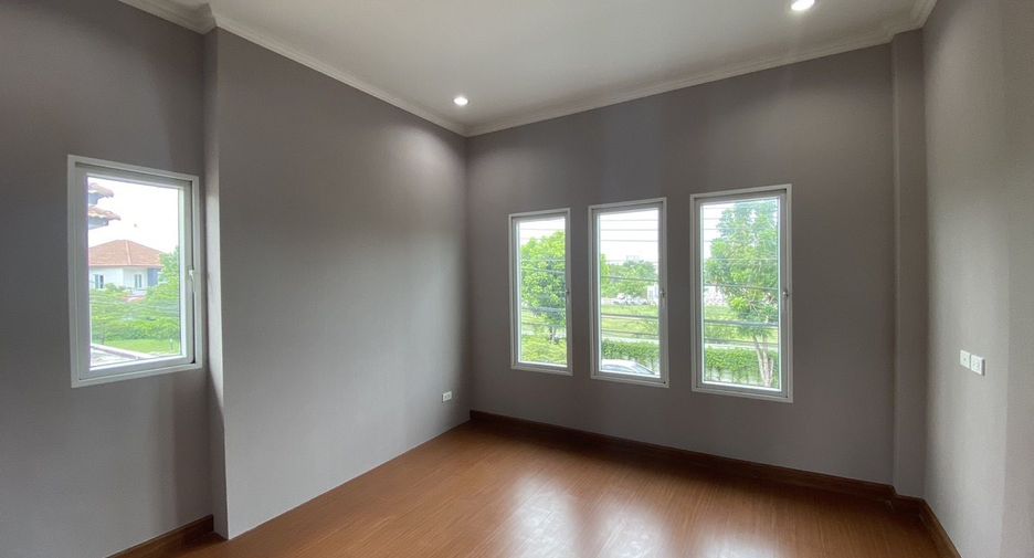 For sale 3 bedrooms house in Min Buri, Bangkok