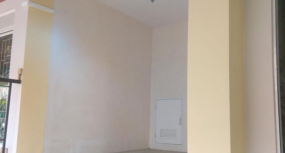 Casa adosada en venta de 3 habitaciones en Mueang Pathum Thani, Pathum Thani