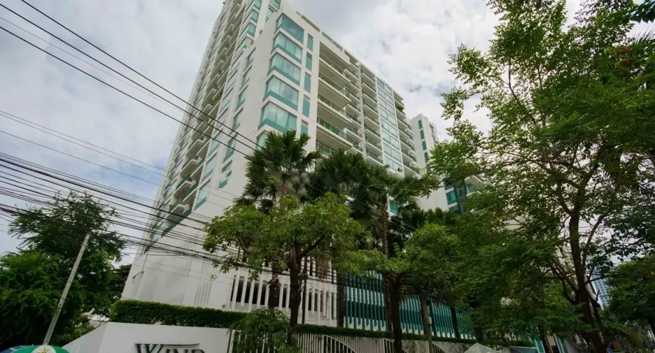 For sale 1 bed condo in Watthana, Bangkok