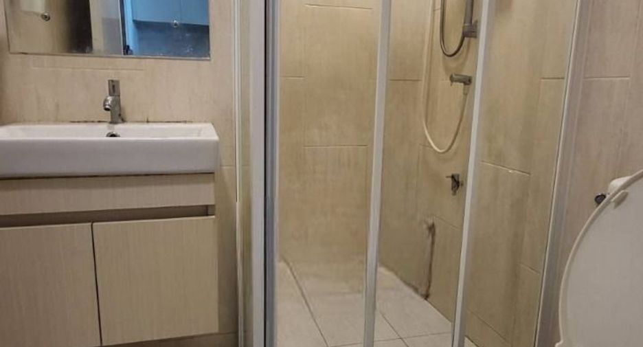 À vendre studio condo à Lat Phrao, Bangkok