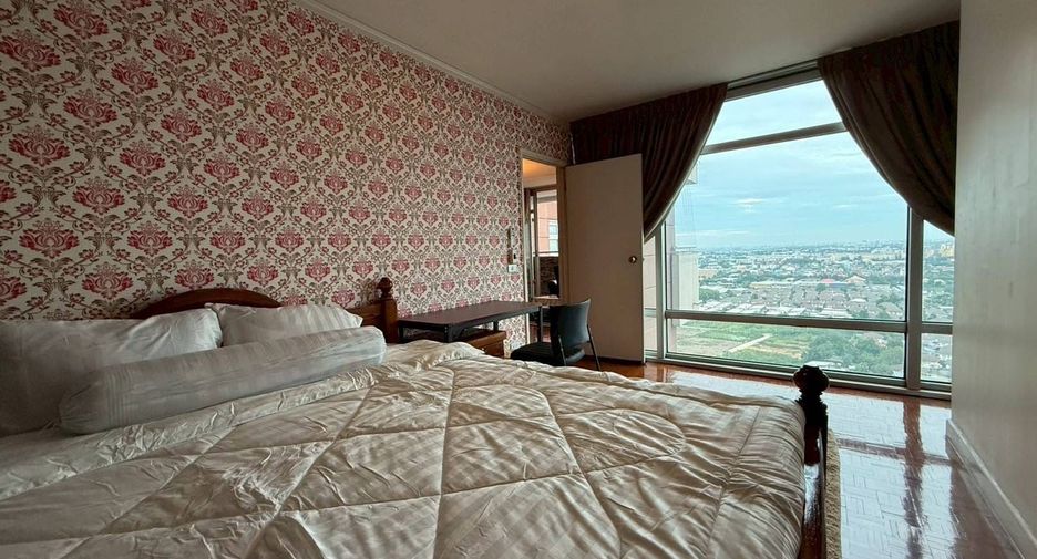 For rent 3 bedrooms condo in Pak Kret, Nonthaburi