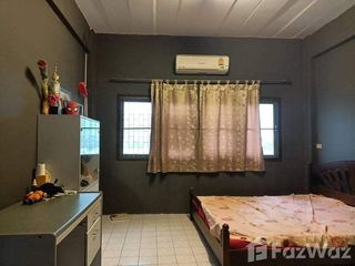 Casa adosada en venta de 3 habitaciones en Bang Sao Thong, Samut Prakan