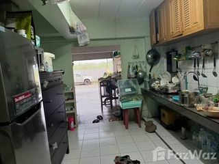 Casa adosada en venta de 3 habitaciones en Bang Sao Thong, Samut Prakan
