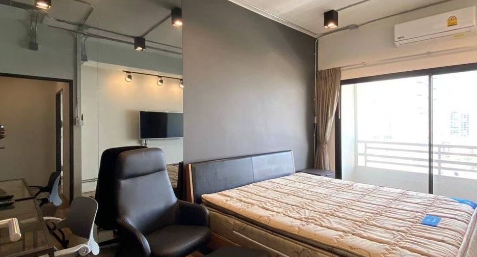 For sale and for rent 2 bedrooms condo in Watthana, Bangkok