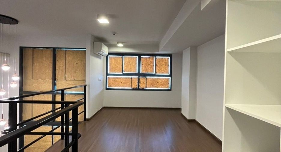 出售 2 卧室 公寓 在 Bang Kapi, 曼谷