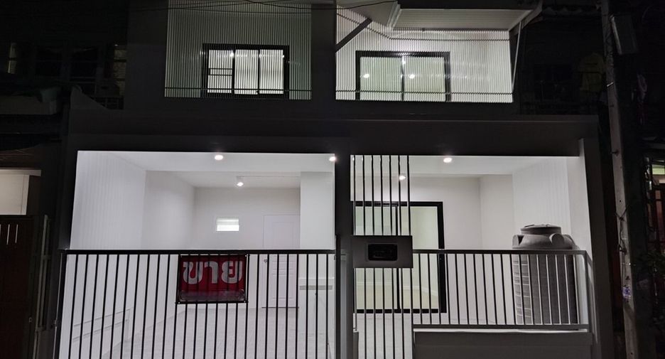Casa adosada en venta de 3 habitaciones en Khlong Luang, Pathum Thani