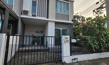Продажа и аренда 3 спальни таунхаус в Krathum Baen, Самутсакхон
